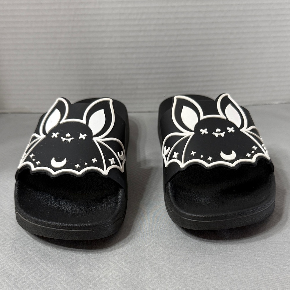 Em & Sprout Bat Design Slides Unisex Black & White Whimsical Comfort Goth Sz 40